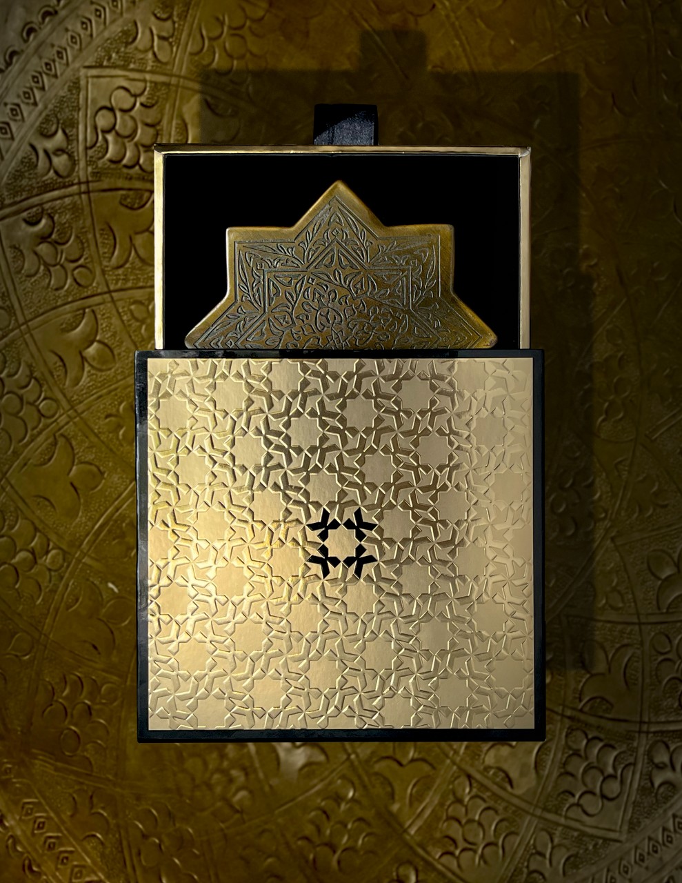 Kajal Treasure Box Gold